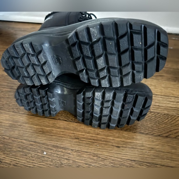 Sorel Black Winter Boots with Fur Trim Size 8 - Picture 4 of 4